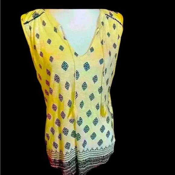 Lucky Brand ladies sleeveless blouse Large. NWT. Tassels in front V neck - Picture 1 of 12